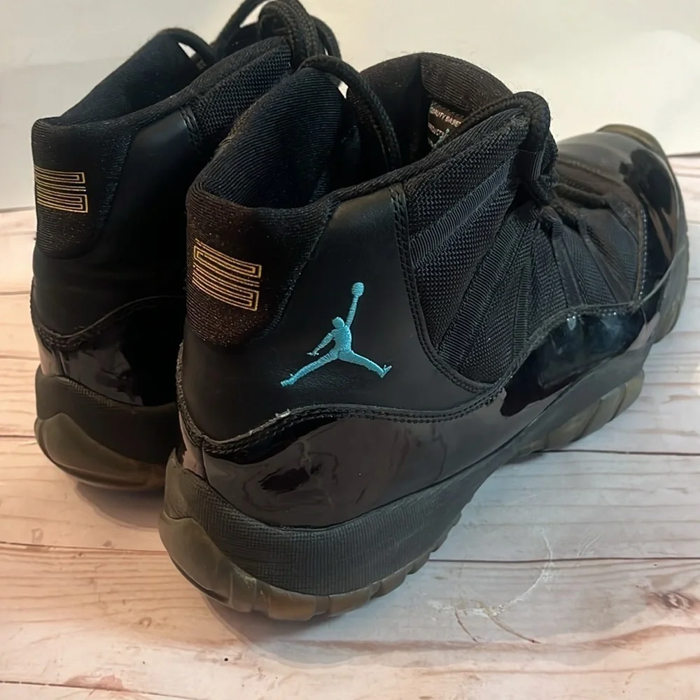 AIR JORDAN 11 XI RETRO USED SIZE 13.5 BLACK GAMMA BLUE VARSITY MAIZE